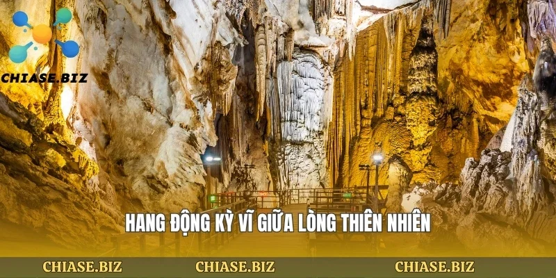 Hang động kỳ vĩ giữa lòng thiên nhiên